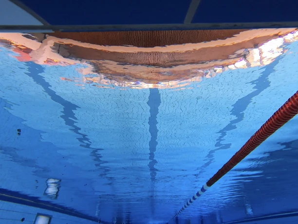 Schwimmerbecken im Loßburger Hallenbad