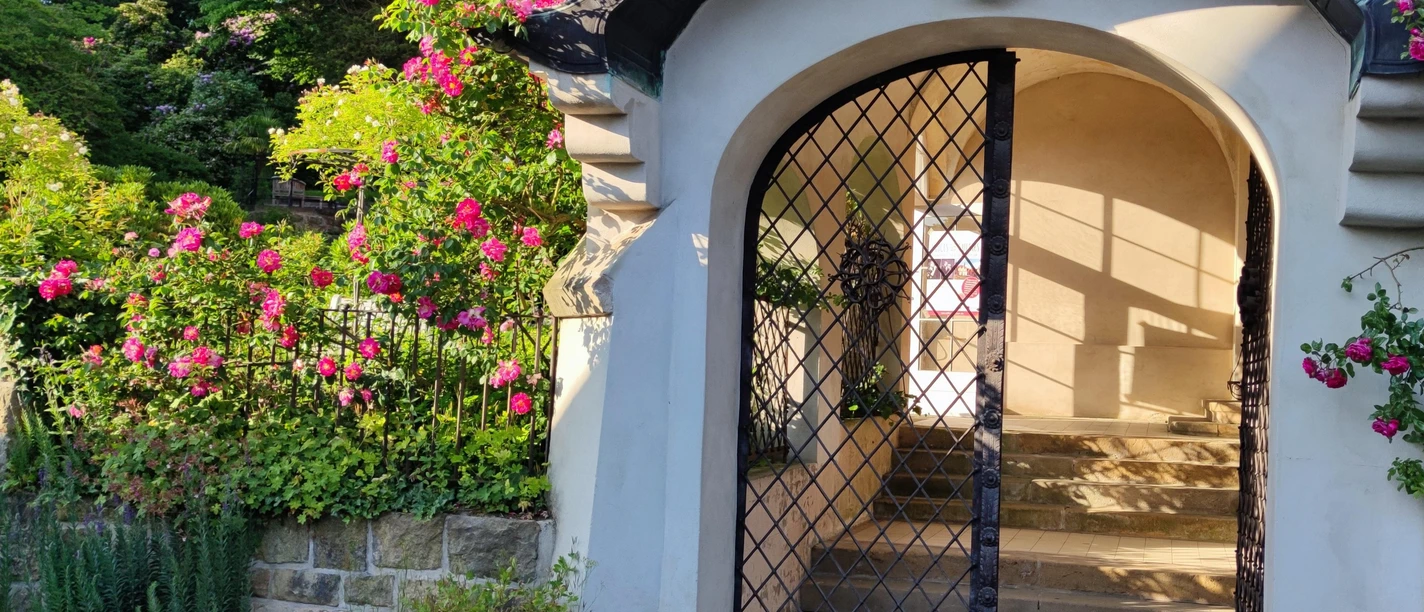 Romantischer Rundgang durch den Schlosspark