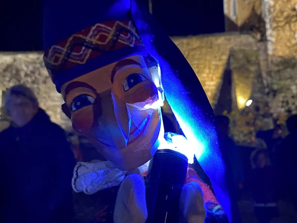 Mit dem Kasper durch die Nacht