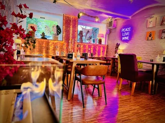 Das Bild zeigt den Innenbereich des Restaurants.