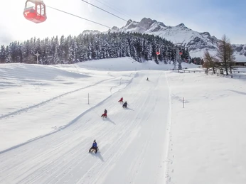 Pilatus winter sledging Pilatus Winter SchlittelnPilatus winter sledgingLuge d'hiver sur le Pilate