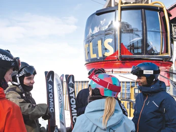 Titlis Engelberg Skifahren Skifahrer auf dem TitlisSkiers on the TitlisSkieurs sur le Titlis