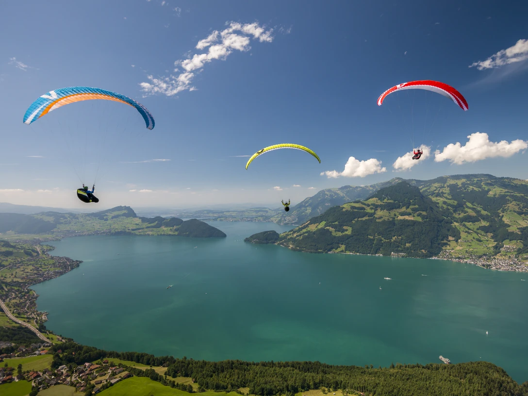 Flying school Emmetten & Titlis AG_cross_adventure and fun_Nidwalden .jpg