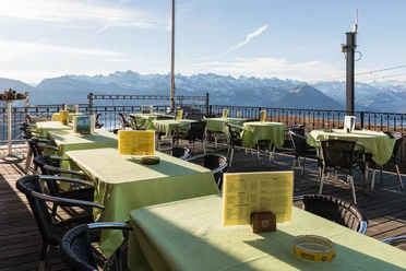 Restaurant Hotel Alpina Outdoor terrace with a view of the mountains
