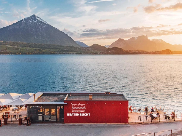 seerestaurant-beatenbuch-aussicht-thunersee-niesen.jpg
