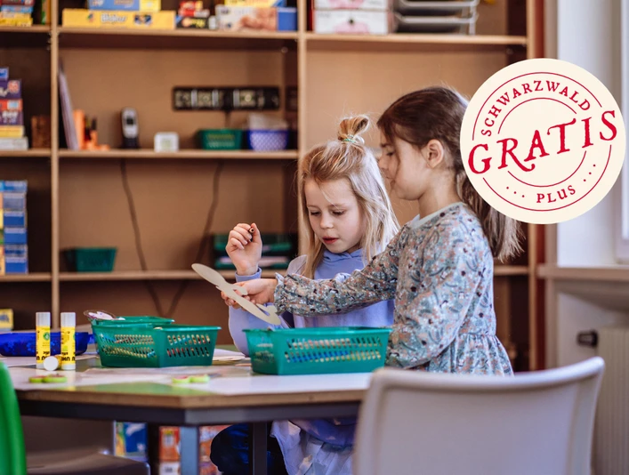 Basteln in Murgels Spielhaus