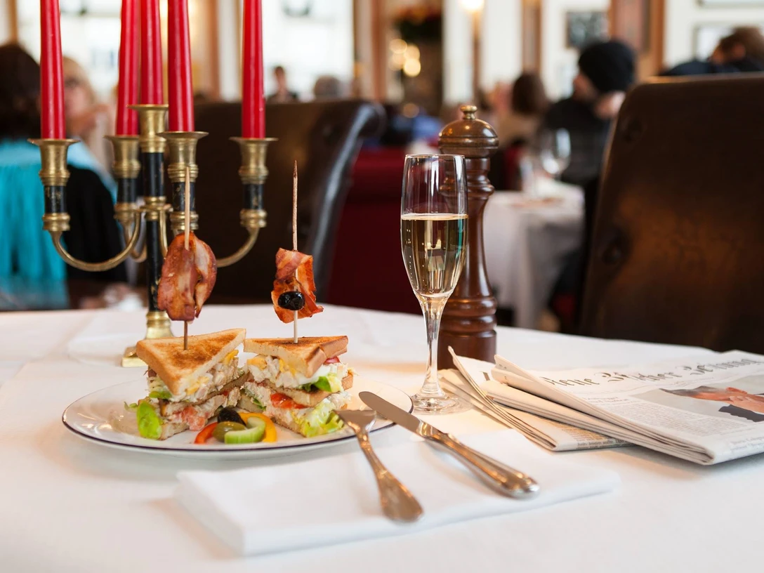 Café de Ville Café de VilleCafé de VilleCafé de Ville