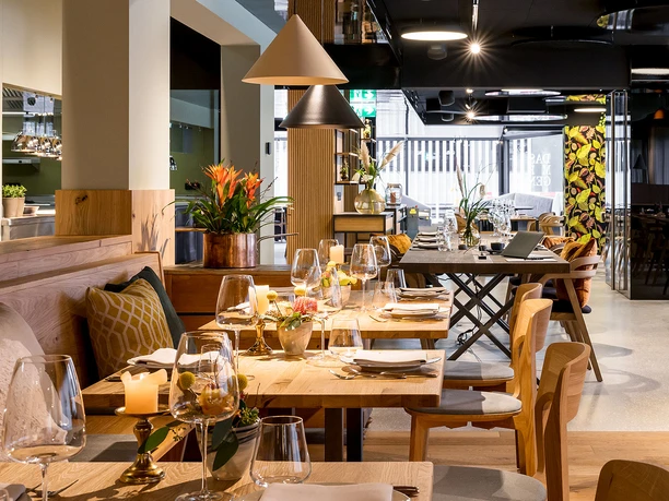 Das Morgen Tables dressées au "Das Morgen