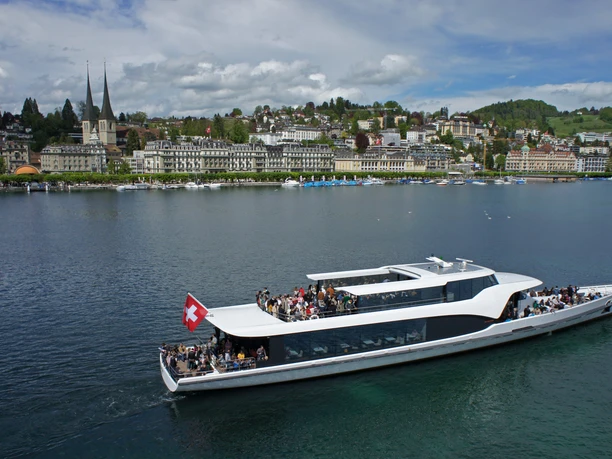 MS_Saphir_Luzerner_Seebecken.jpg