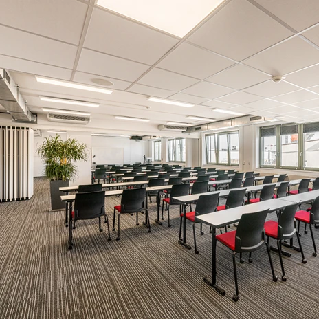 Meeting room Lancaster with parliamentary seating at the event venue Lancaster University | Leipzig Convention Bureau