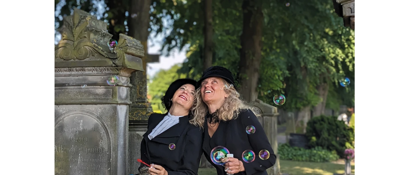 Zum Sterben zu schön Stadtführung Aurich Too beautiful to die Aurich city tour