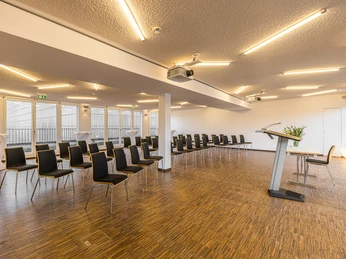 Tagungsraum Großer Tagungsraum in Reihenbestuhlung der Eventlocation die tagungslounge | Leipzig Convention Bureau Tagungsraum Großer Tagungsraum in Reihenbestuhlung der Eventlocation die tagungslounge – präsentiert vom Leipzig Convention BureauMeeting room Großer Tagungsraum at the event venue die tagungslounge – presented by the Leipzig Convention Bureau