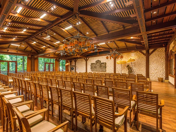 Tagungsraum Mekong 1 und 2 in der Eventlocation Zoo Leipzig | Leipzig Convention Bureau Tagungsraum Mekong 1 und 2 mit Reihenbestuhlung in der Eventlocation Zoo Leipzig - präsentiert vom Leipzig Convention Bureau