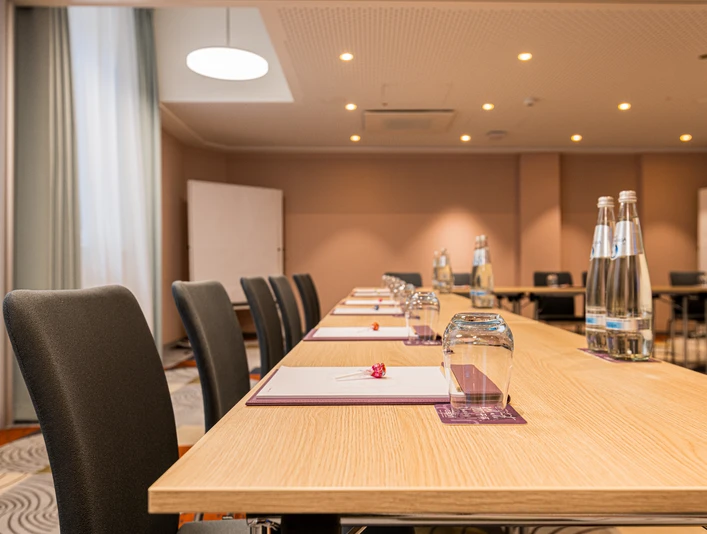 Conference hotel Capri by Fraser Leipzig for your meeting & conference in Leipzig Tagungshotel Capri by Fraser Leipzig mit Tagungsraum Pow Wow für Tagung & Konferenz Leipzig ConventionConference hotel Capri by Fraser Leipzig with meeting room Pow Wow for meeting & conference Leipzig convention