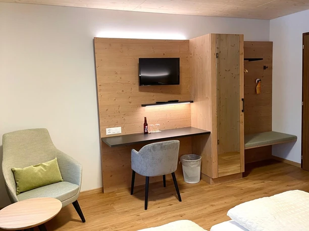 Doppelzimmer 203 Entree Hotel des alpes Fiesch