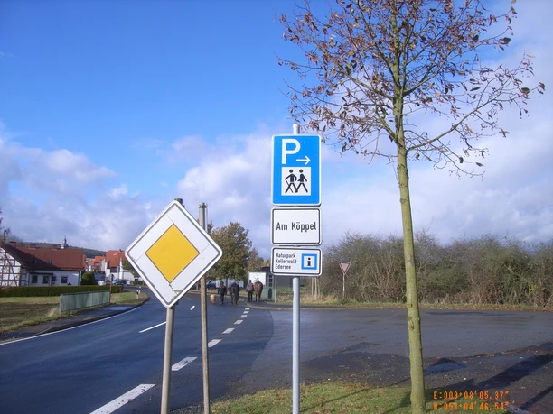 Schild Wanderparkplatz am Köppel