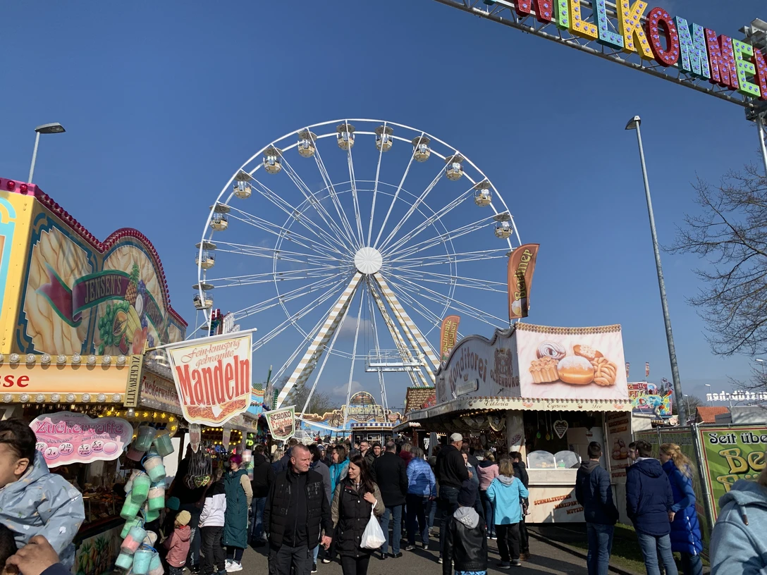 Ostermarkt Aurich Riesenrad Ostermarkt Aurich Riesenrad