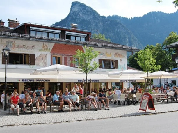 aussenansicht-sommer-02-eiscafe-paradiso-oberammergau-b800px-620x350.jpg