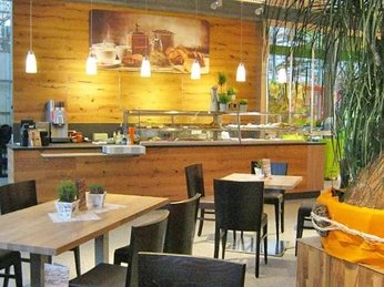 Biomarkt mit Bistro Decker