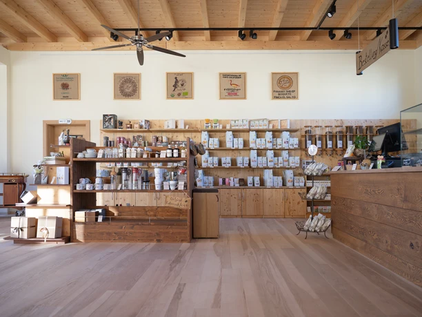 Kaffeehaus Verkaufsfläche Shop 1 (1).jpg