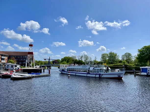 MS Stadt Aurich am Auricher Hafen MS Stadt Aurich am Auricher Hafen