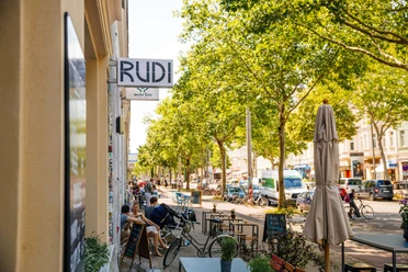 Karl-Heine-Straße in Plagwitz - Freizeit in Leipzig Gemütliches Treiben auf der Karl-Heine-Straße
