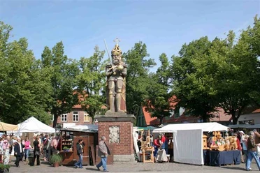 Roland_Statue.jpg