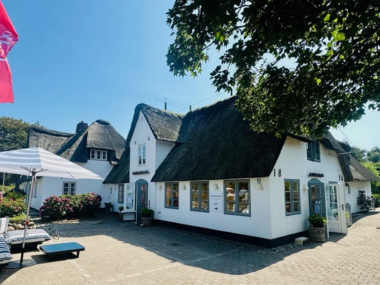 Wunderhaus_Außenansicht 2.jpg