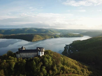 Schloss Waldeck mit Edersee