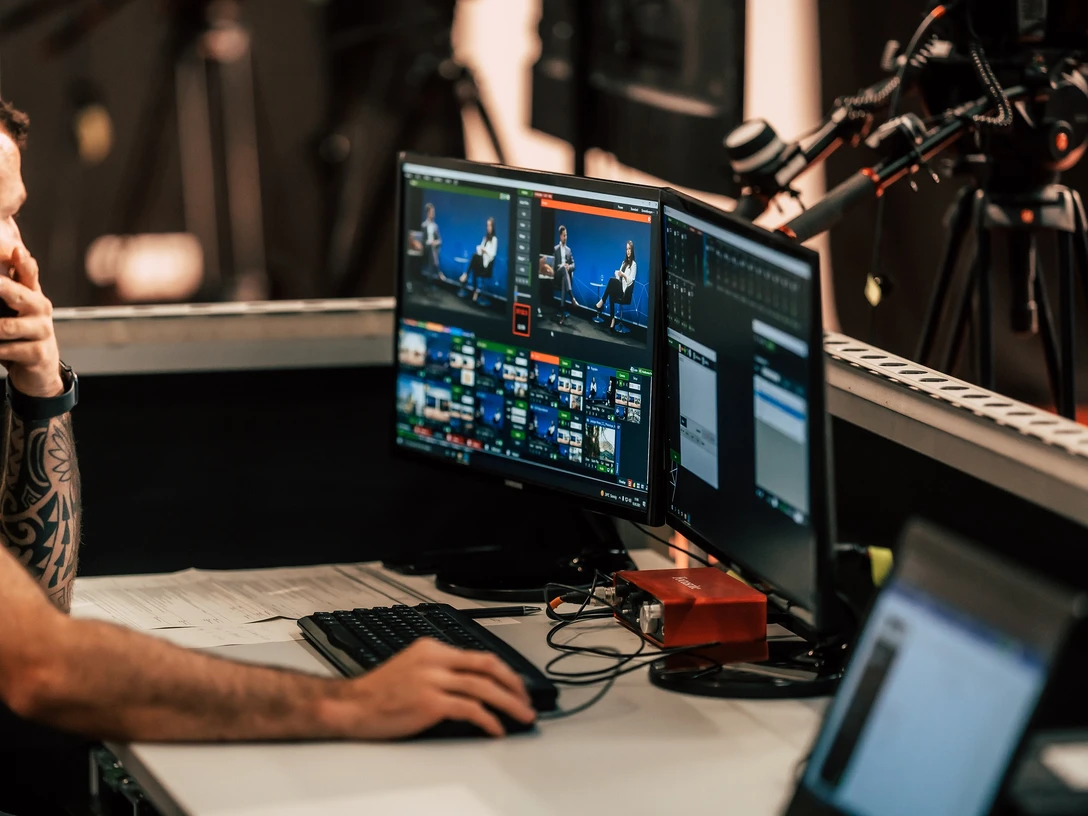 Your meeting & conference in Leipzig: IT and media cluster as Leipzig’s creative engine Tagung & Konferenz Leipzig Convention: Cluster IT und Medien als kreativer Motor LeipzigsMeeting & conference Leipzig convention: IT and media cluster as Leipzig’s creative engineLipský kongres a konference: IT a mediální klastr jako kreativní motor LipskaLeipzig Convention & Conference: Klaster IT i mediów kreatywnym motorem napędowym LipskaLeipzig Convention & Conference: IT- en mediacluster als creatieve motor van LeipzigConvention & Conference di Lipsia: il cluster IT e media come motore creativo di Lipsia