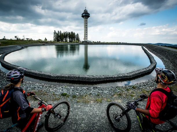 Biker am See auf dem Ettelsberg c) Nathan Hughes.jpg