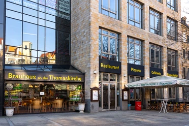Das Brauhaus an der Thomaskirche - Gastronomien in Leipzig Nach einem Besuch in der Thomaskirche oder einem Bummel in den Läden der Innenstadt bietet das Brauhaus euch eine Pause in traditionellem Ambiente