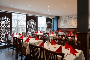 Indian Crown Innenraum – Gastronomien in Leipzig Das Indian Crown serviert euch indische Spezialitäten in modernem Ambiente, Gastronomie, Kulinarik