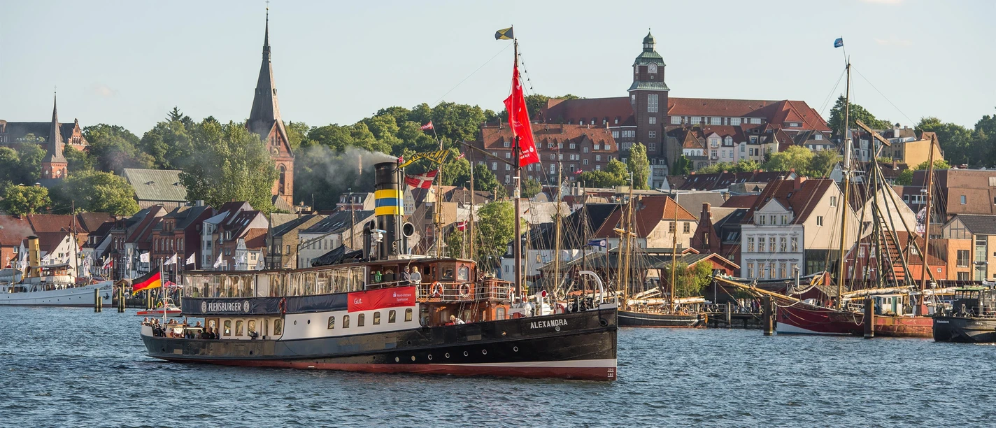 Salondampfer Alexandra unterwegs