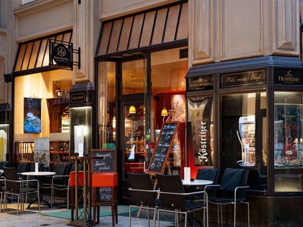 Kümmel Apotheke in der Mädler Passage – Gastronomien in Leipzig Die Kümmel Apotheke liegt in der beliebten Mädler Passage, Gastronomie, Kulinarik