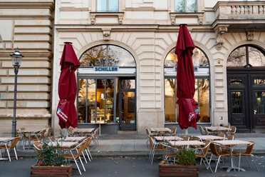 Schiller Restaurant und Café Außenansicht – Gastronomien in Leipzig Das Schiller Restaurant und Café liegt direkt am Schillerpark, Gastronomie