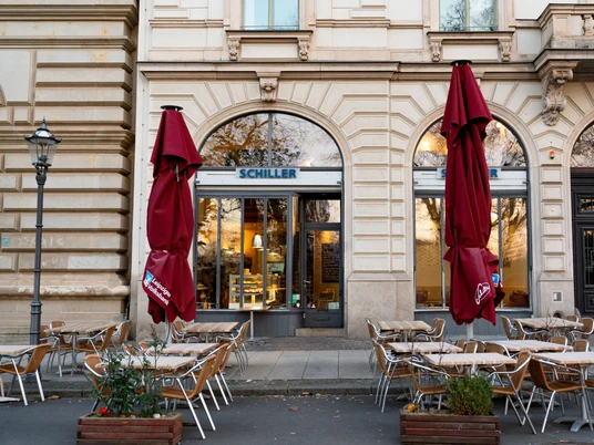 Schiller Restaurant und Café Außenansicht – Gastronomien in Leipzig Das Schiller Restaurant und Café liegt direkt am Schillerpark, Gastronomie