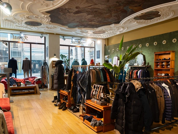 Bazar Royal clothing store in the Mädler Passage At Bazar Royal you will find high-quality branded clothing