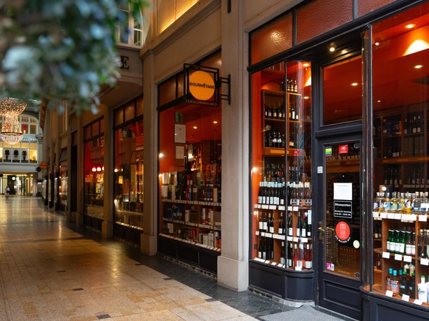 Gourmétage delicatessen in the Mädler Passage - Local stores in Leipzig The Gourmétage delicatessen is located in the popular Mädler Passage