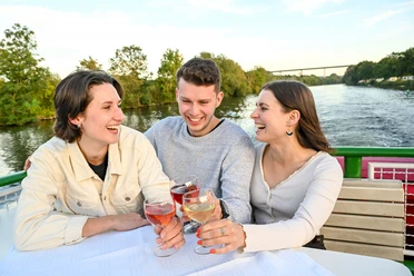 Weinprobe auf der Weißen Flotte
