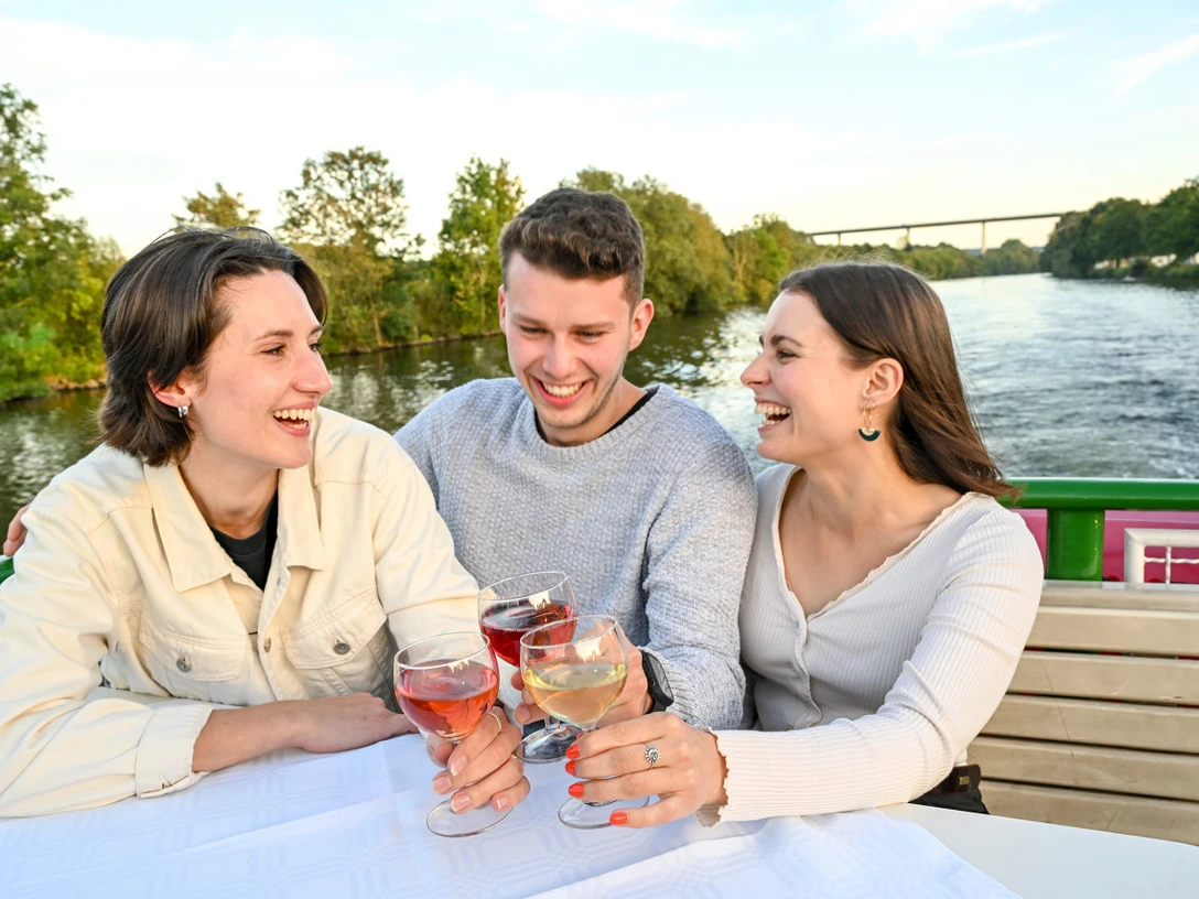 Weinprobe auf der Weißen Flotte