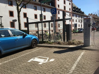 E-Ladestation für vor dem Kornmagazin E-Ladestation für vor dem Kornmagazin