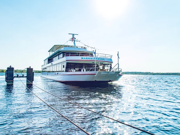 The MS Markkleeberg of the passenger boat service in Leipzig's New Lake District sails on Lake Markkleeberg, excursion, leisure activity