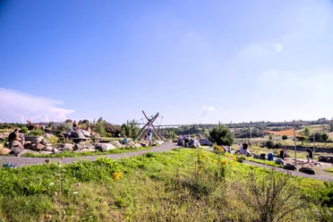 Markkleeberger-See-Steinerlebnisspielplatz-Totale.jpg
