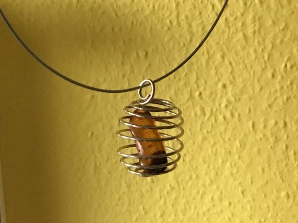 20230128-141432_13_BernsteineinSpiraleMitStahlCollier.jpg