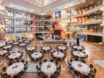 Meeting room Galahalle at the event venue GLOBANA Messe & Event Campus | Leipzig Convention Bureau Tagungsraum Galahalle in der Eventlocation GLOBANA Messe & Event Campus – präsentiert vom Leipzig Convention BureauMeeting room Galahalle at the event venue GLOBANA Messe & Event Campus – presented by the Leipzig Convention BureauKonferenční místnost Gala Hall v místě konání veletrhu GLOBANA Messe & Event Campus - prezentováno společností Leipzig Convention BureauSala konferencyjna Gala Hall w miejscu wydarzenia GLOBANA Messe & Event Campus - prezentowana przez Leipzig Convention BureauConferentieruimte Gala Hall op de evenementenlocatie GLOBANA Messe & Event Campus - aangeboden door het Leipzig Convention BureauSala conferenze Gala Hall presso la sede della GLOBANA Messe & Event Campus - presentata dal Convention Bureau di Lipsia