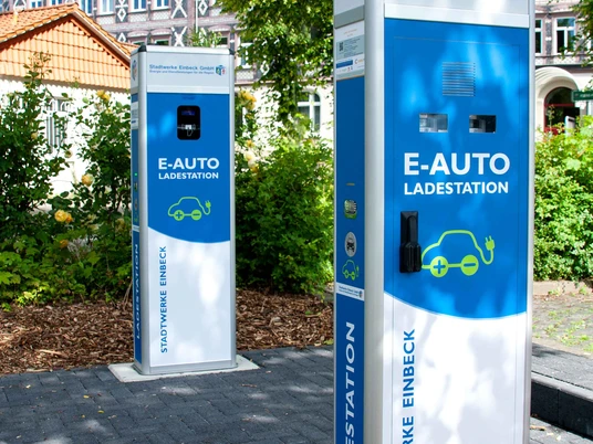 ©Stadtwerke Einbeck_E-Ladesäule Keene-Platz.jpg