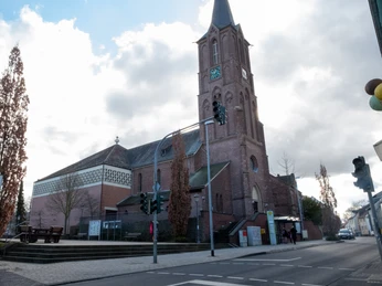 St. Lambertus Straßenansicht 2022 Winter Alfter