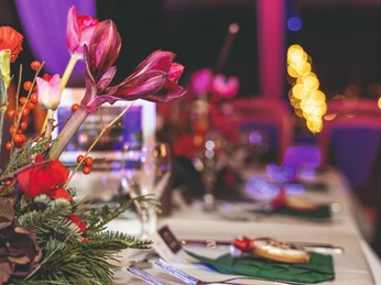 Weihnachtsdekoration Festliche TischdekorationFestive table decorations