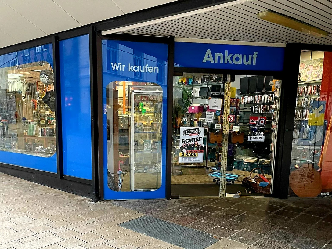 Minden - Re.Turn.jpg Das Bild zeigt den Eingangsbereich des Geschäftes.